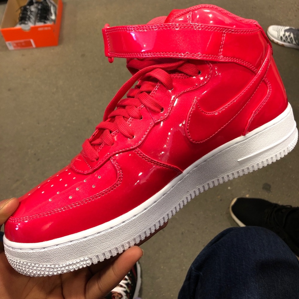 Nike Air Force 1 LV8 UltraViolet Red